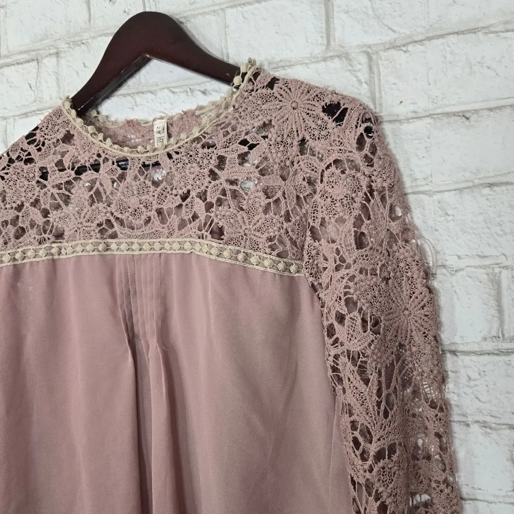 Cute lace top light brown blouse